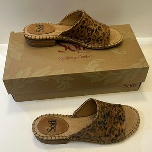 Nalanie Caramel size 6 by Sofft animal print detail